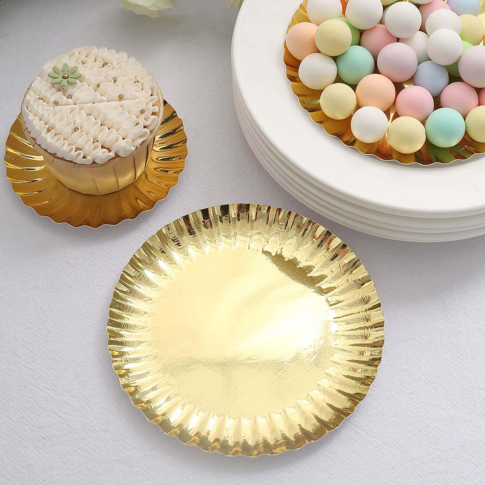 50-Pack Paper 5" Round Dessert Plates in Metallic Gold with Scalloped Rim - Disposable 250GSM Appetizer Party Plates for Banquets & Upscale Gatherings