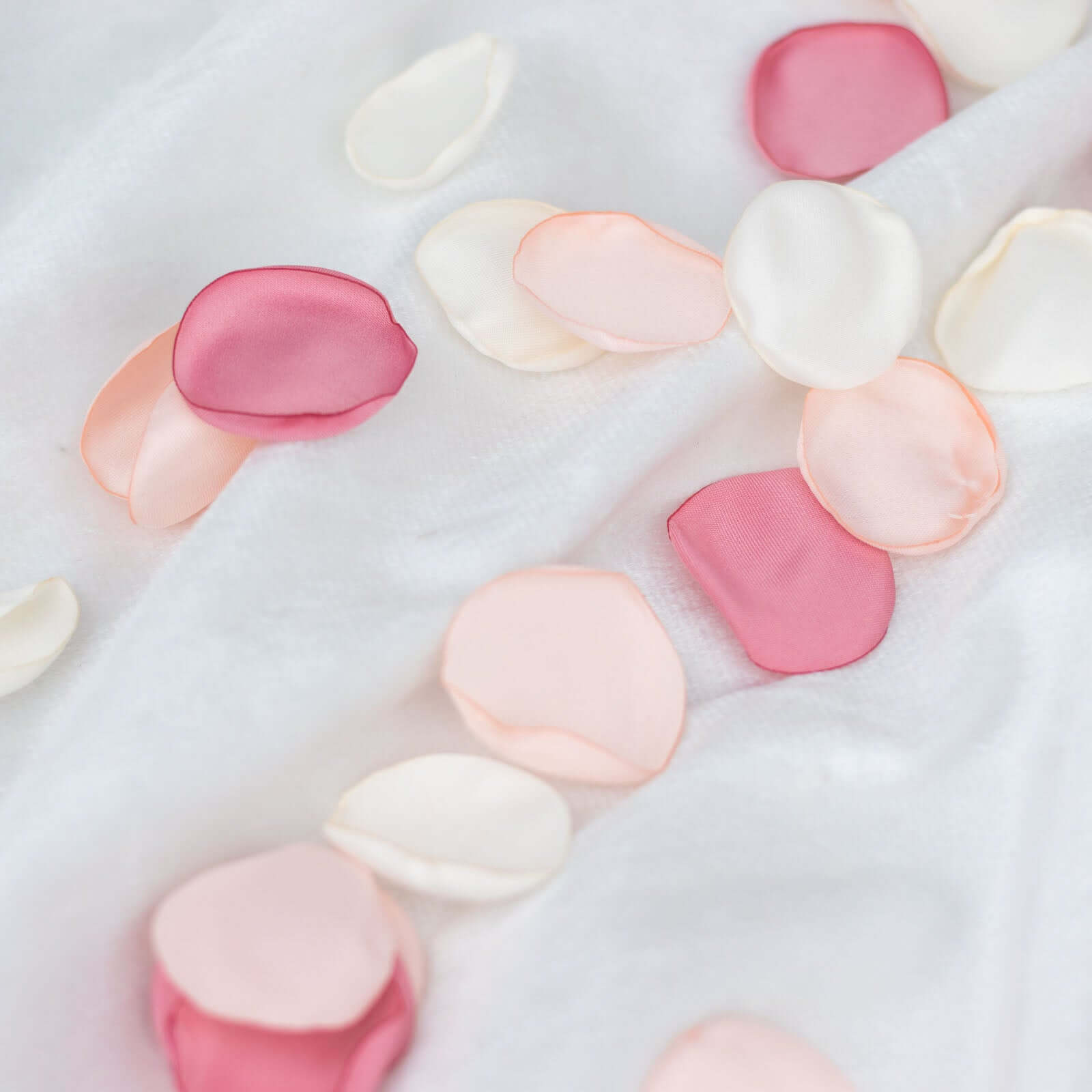 400-Pack Rose Petals Life-Like Flower Confetti Blush Mix Matte Silk Round - Decorative Event Table Scatters 2"