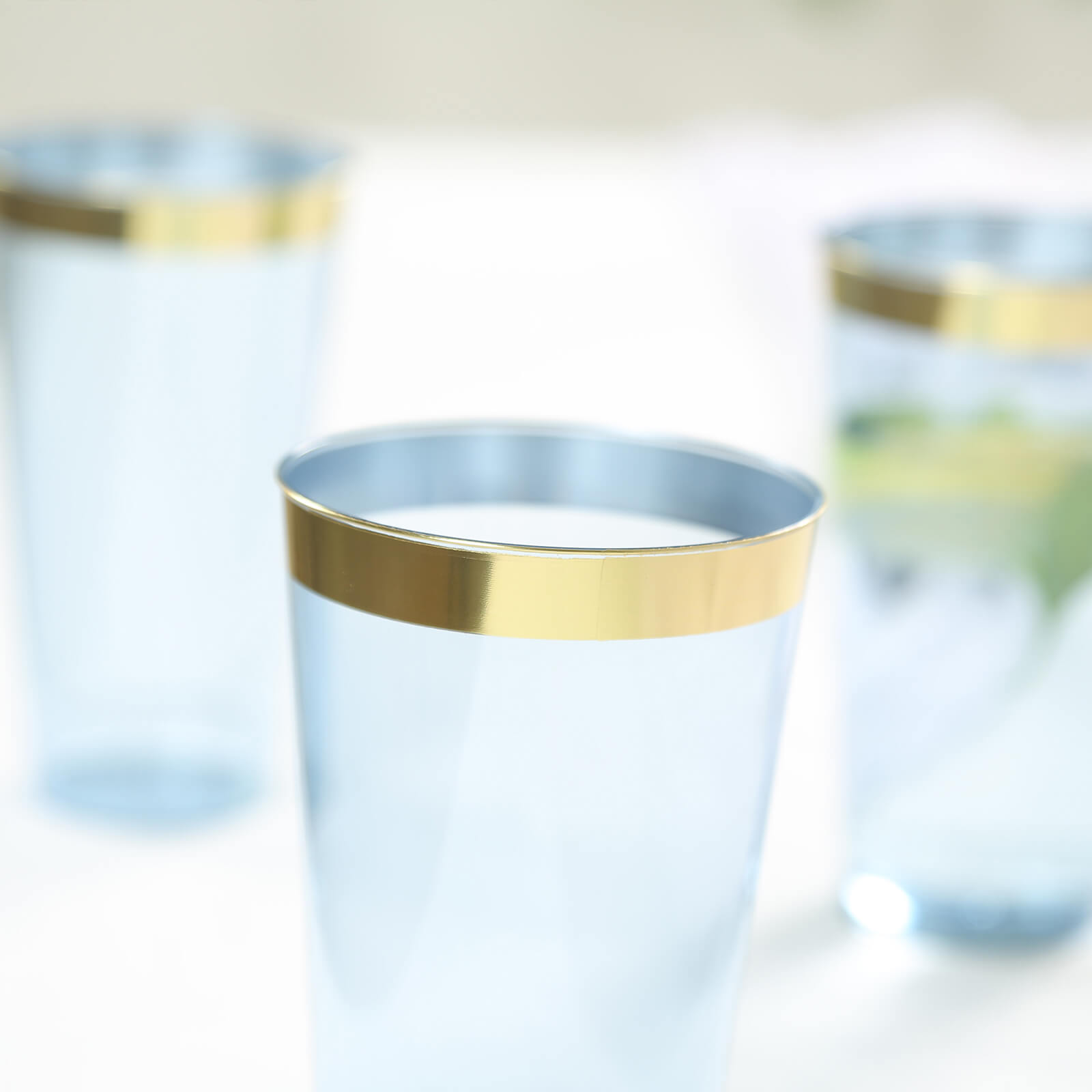 12-Pack Plastic Party Cups Transparent Dusty Blue with Gold Rim - Durable Disposable Tumblers for Drinks 17oz 5.5"