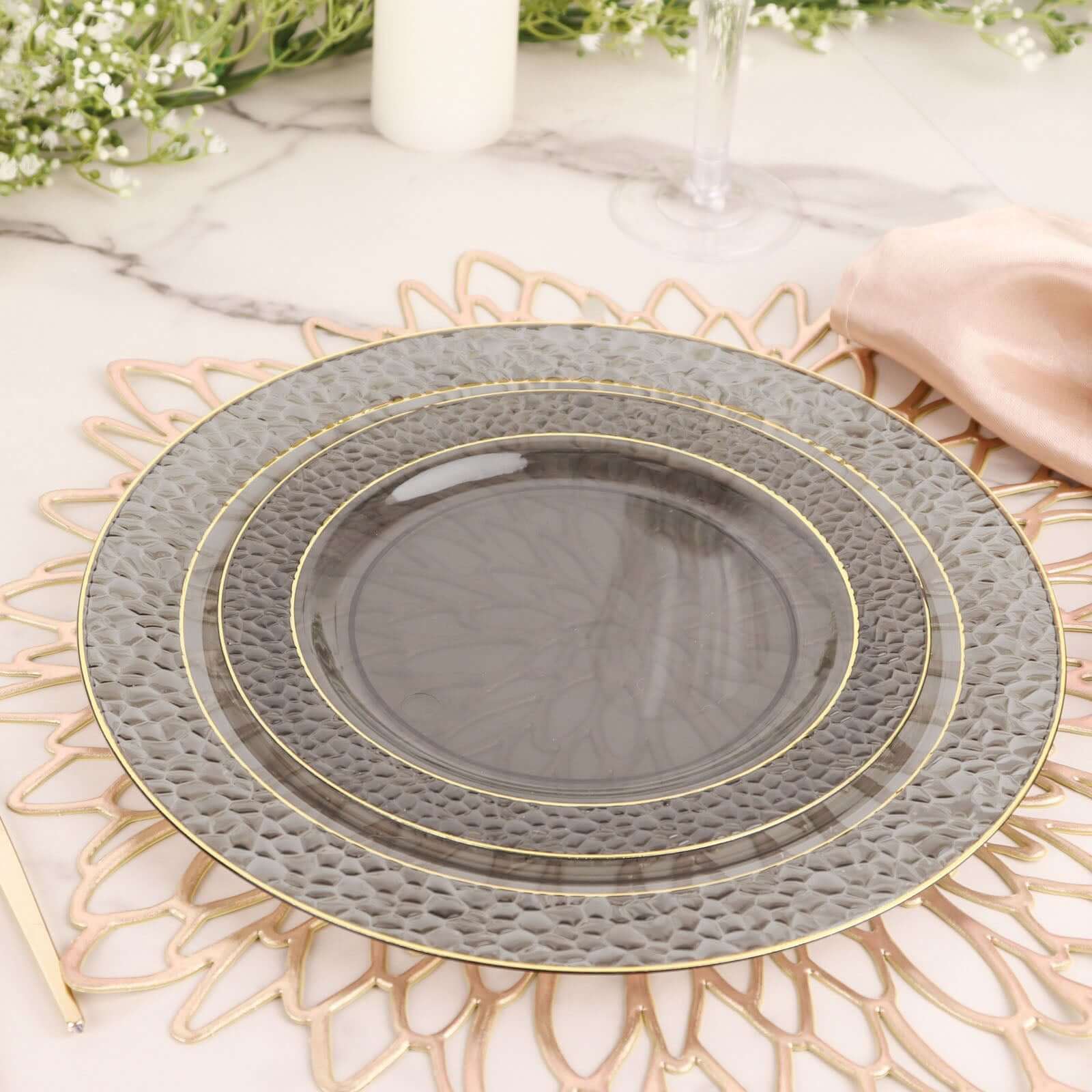 10-Pack Plastic 7.5" Round Appetizer Plates in Opaque Black Hammered Design with Gold Rim - Disposable Salad Plates for Chic Banquets & Special Occasions