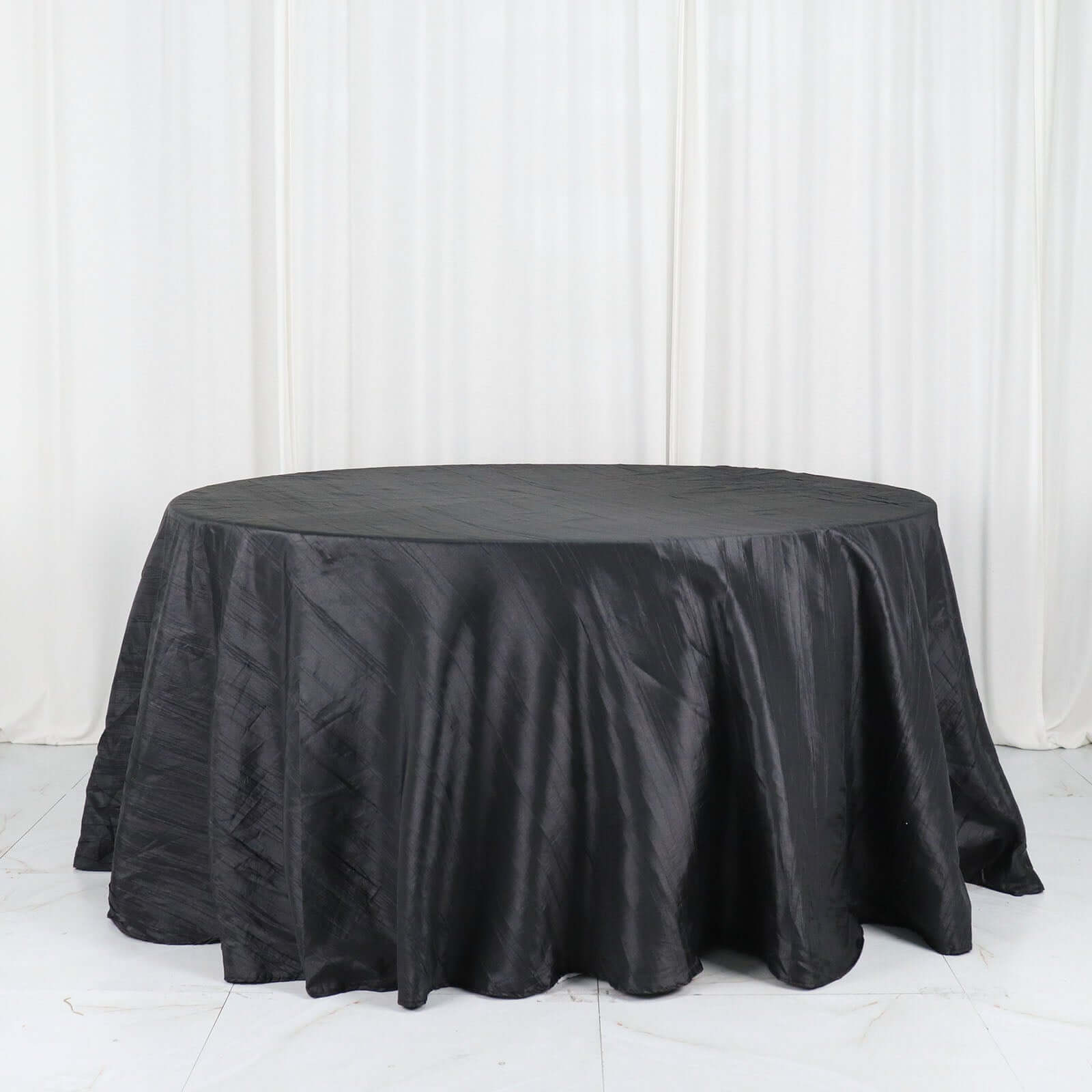 Taffeta 132" Round Tablecloth Black - Seamless Accordion Crinkle Design for Exquisite Occasions