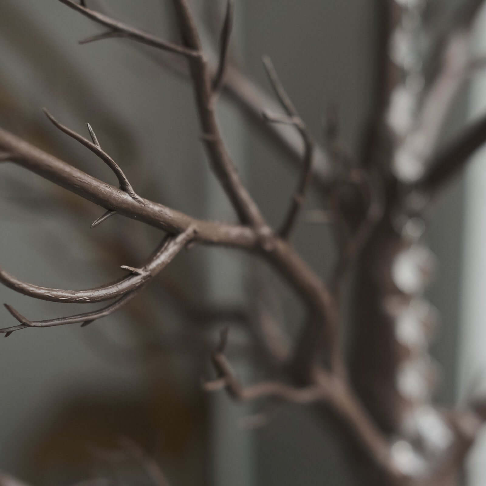 Manzanita Tree Centerpiece Natural with 8 Acrylic Bead Chains - Easy Assembly Decorative Artificial Tree for Modern Weddings Parties & Event Displays 34"