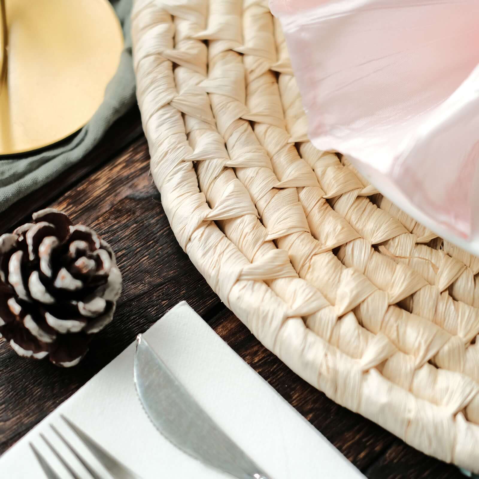 4-Pack Placemats Braided Design Natural Corn Husk Round - Woven Rustic Rattan Style for Tables 15"