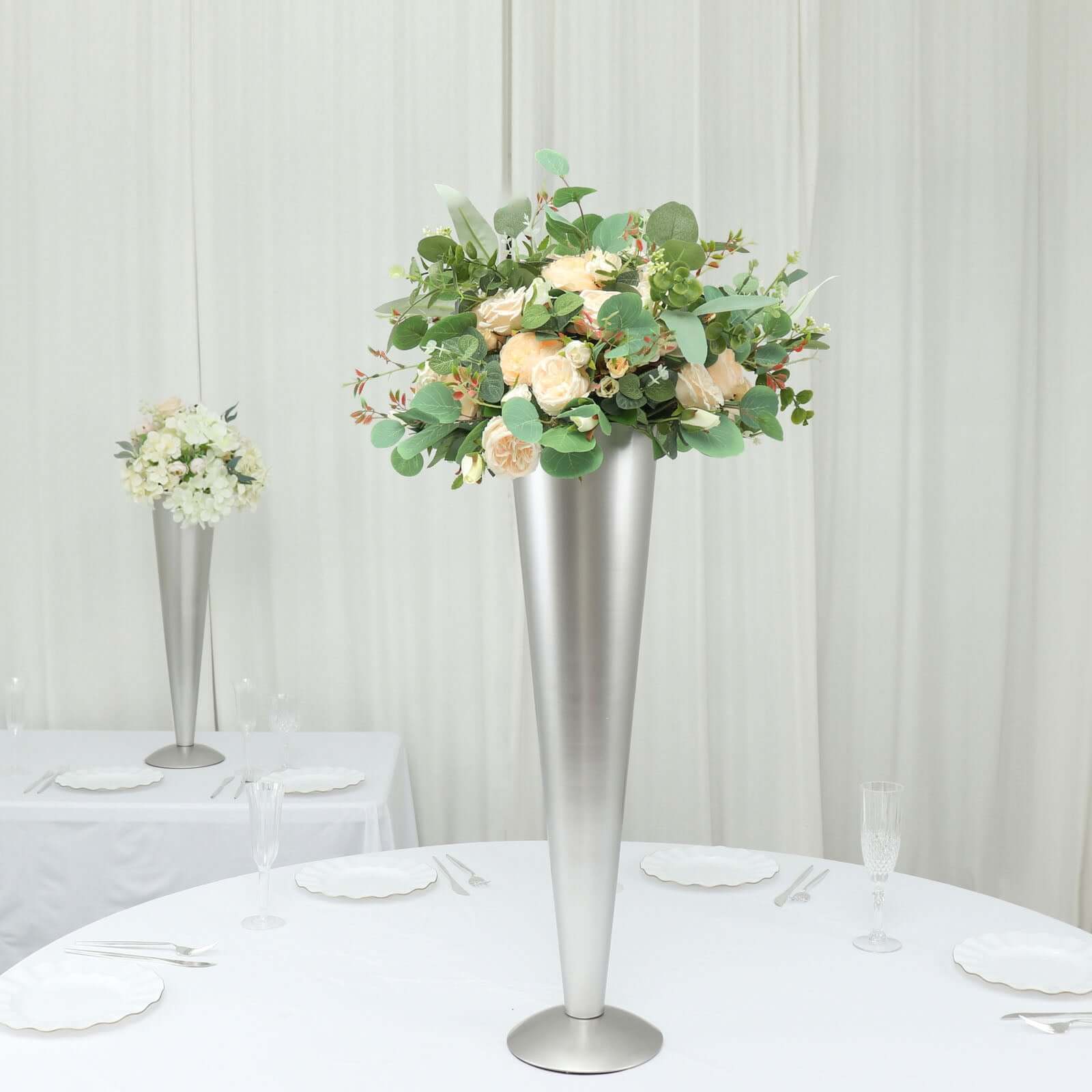 Metal Trumpet Vase Brushed Silver - Durable Design for Stylish Wedding Displays 24"