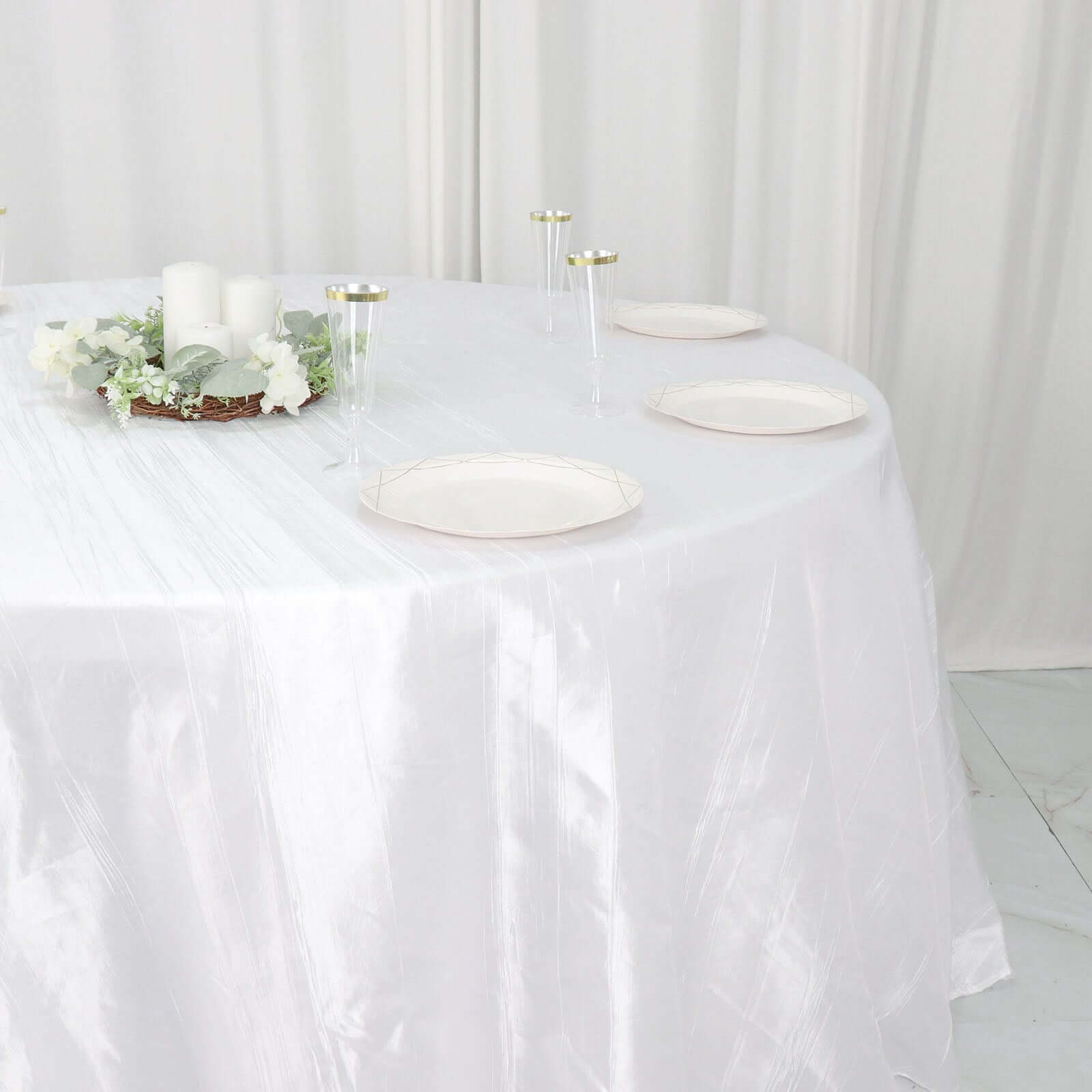 Taffeta 132" Round Tablecloth White - Seamless Accordion Crinkle Design for Exquisite Occasions