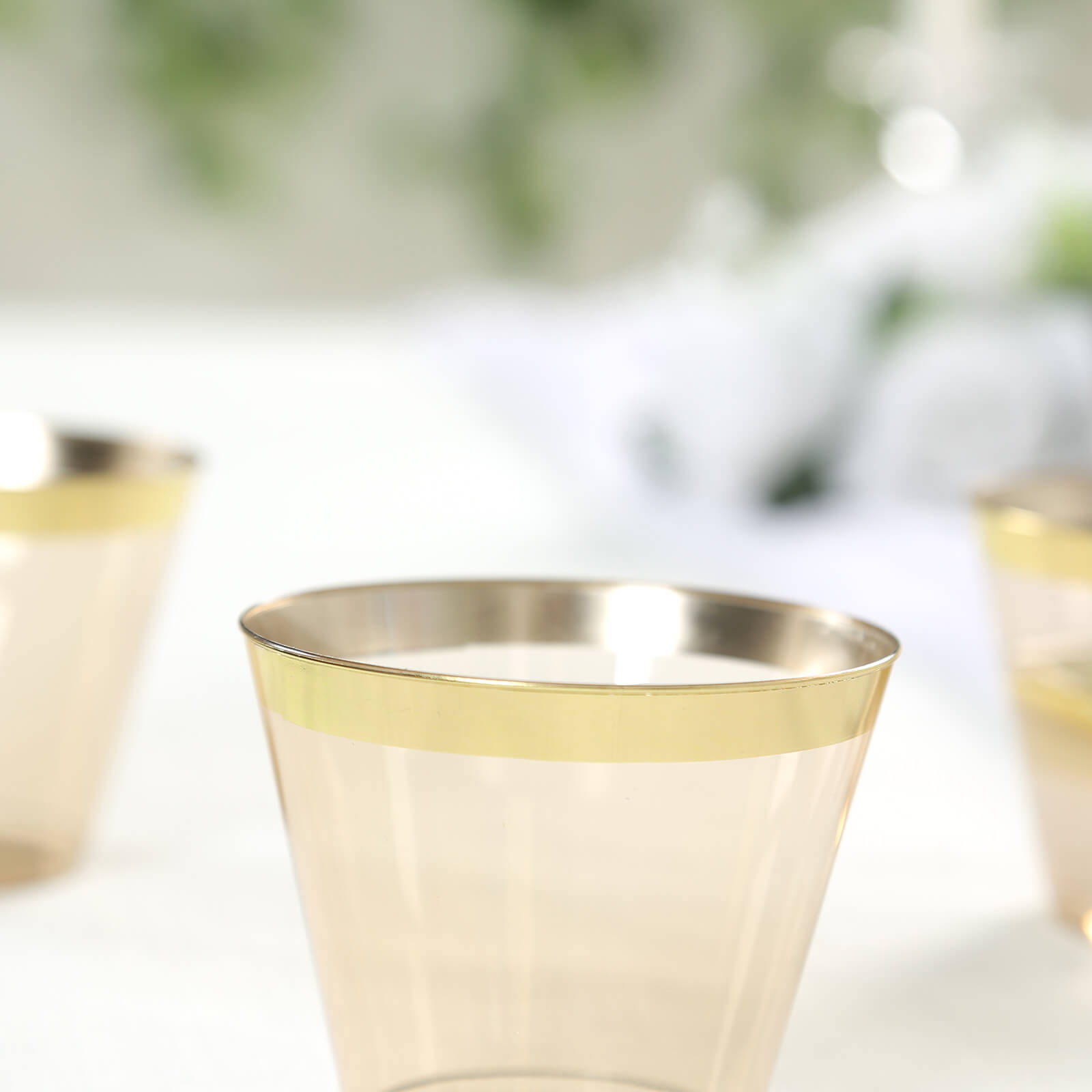 25-Pack Plastic Party Cups Transparent Amber Gold Crystal with Gold Rim - Stylish Short Disposable Glasses 9oz