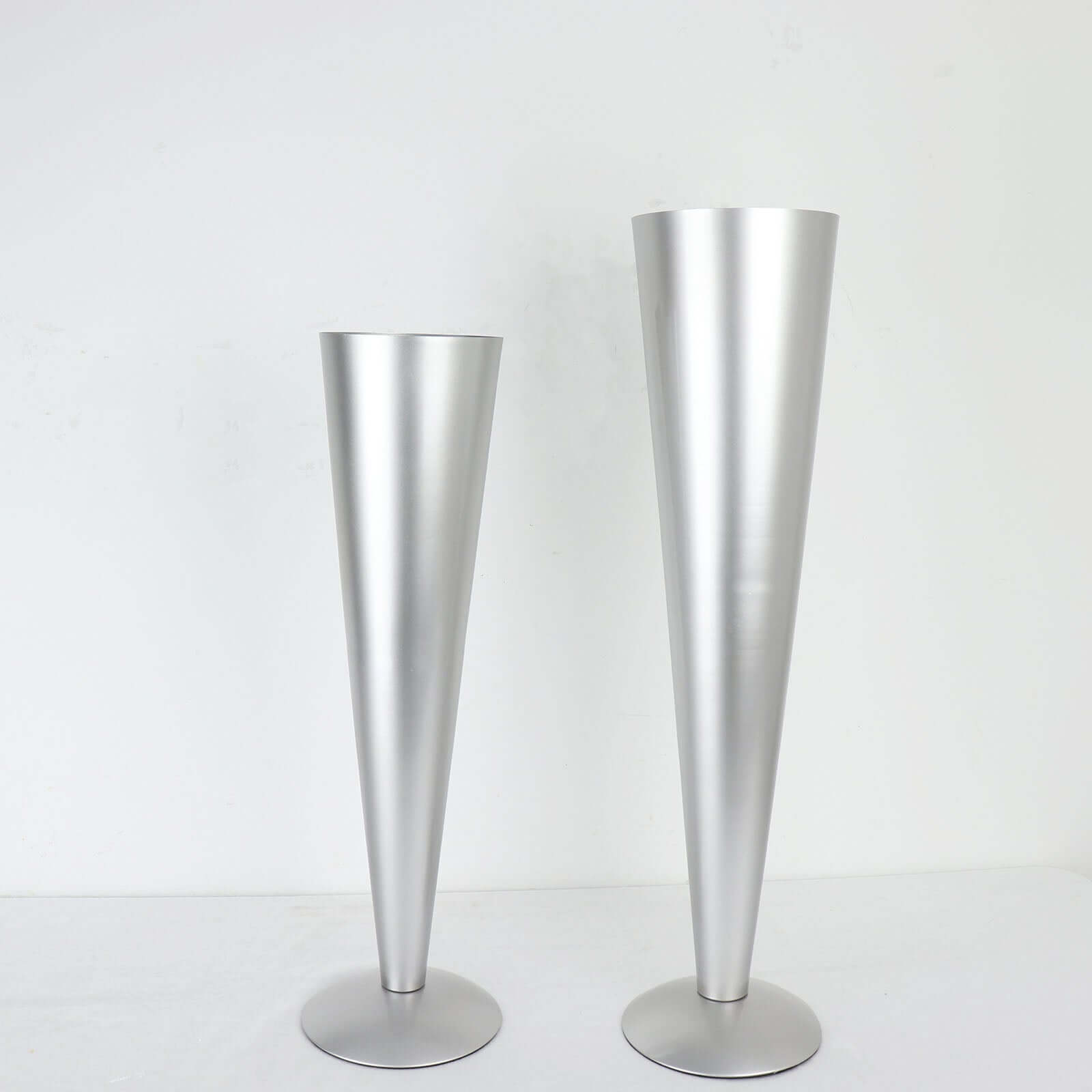 Metal Trumpet Vase Brushed Silver - Durable Design for Stylish Wedding Displays 24"