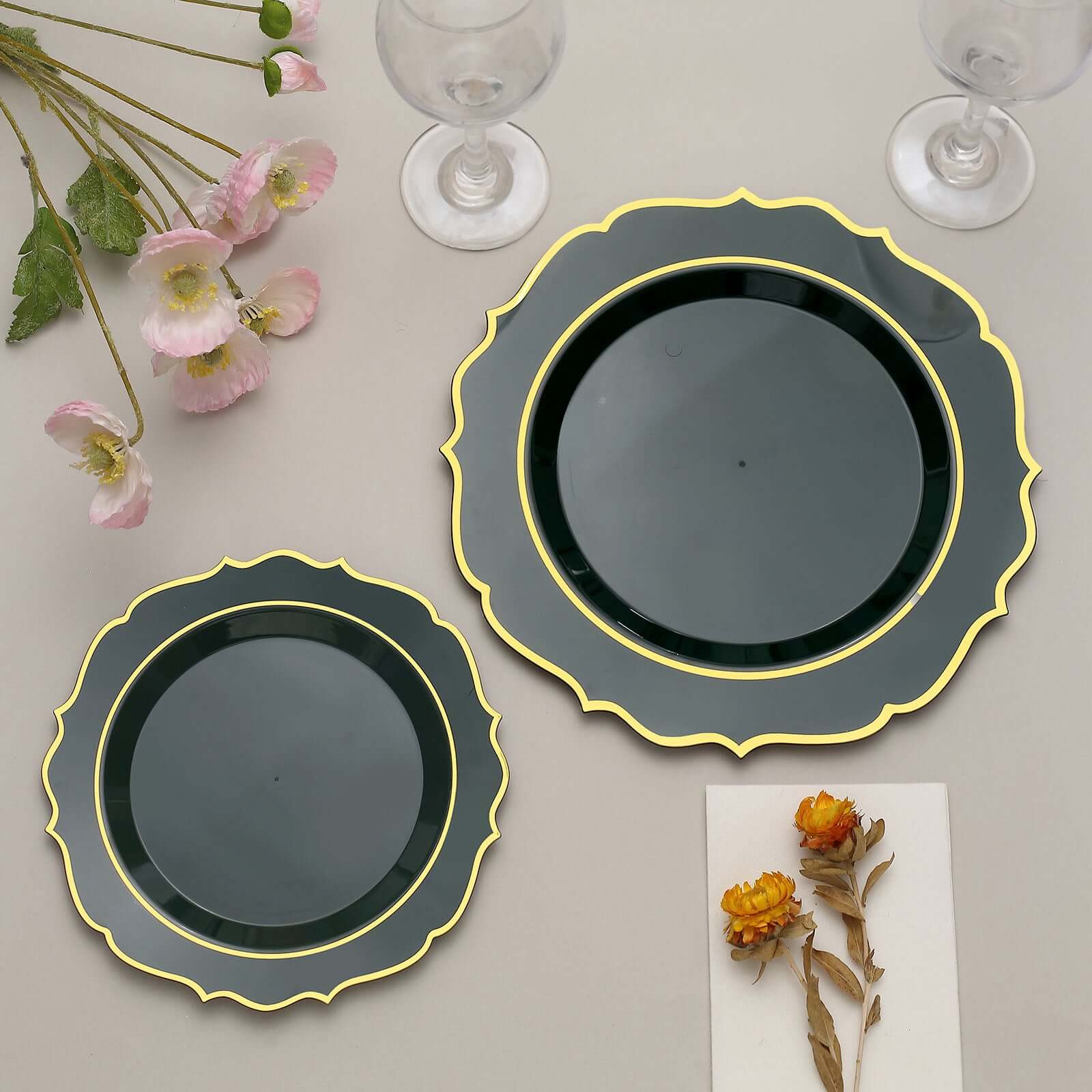 10-Pack Plastic 8" Round Desert Plates in Hunter Emerald Green with Gold Scalloped Rim - Disposable Appetizer/Salad Plates