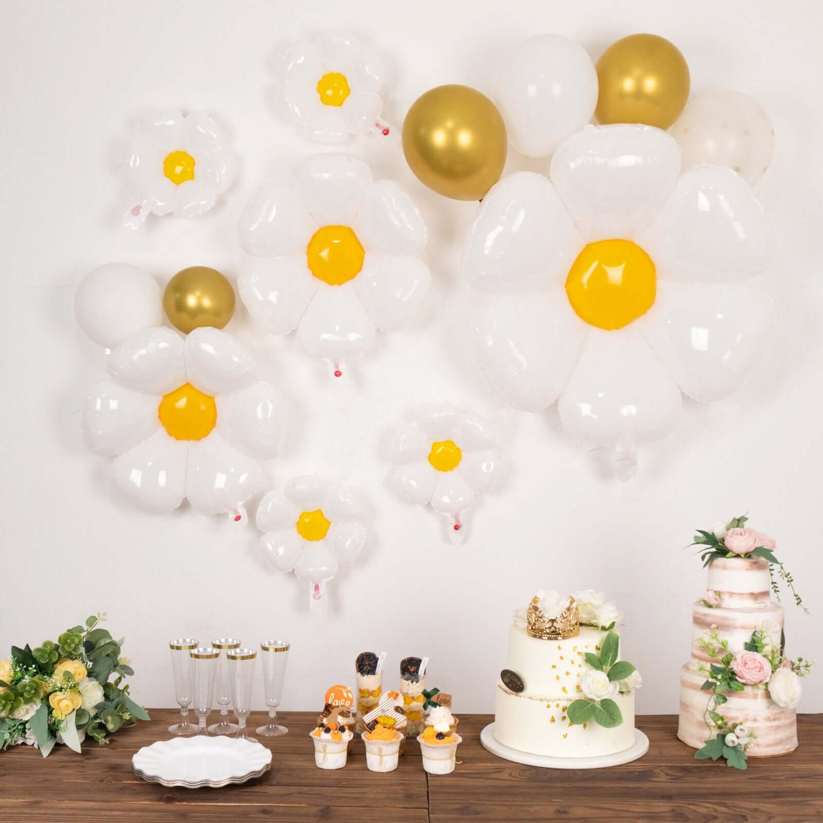 Set of 10 White Daisy Flower-Shaped Mylar Foil Balloons, Assorted Floral Balloon Party Decorations with Balloon Dots - 10", 19", 27"